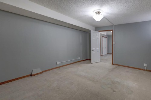 1708 29 Street Sw, Calgary, AB - Indoor Photo Showing Other Room