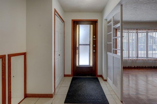 1708 29 Street Sw, Calgary, AB - Indoor Photo Showing Other Room