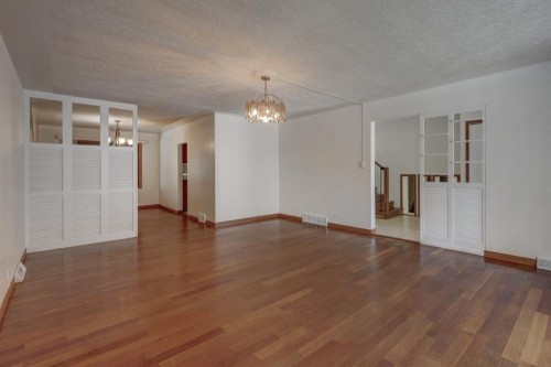 1708 29 Street Sw, Calgary, AB - Indoor Photo Showing Other Room