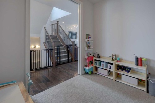 546 Sherwood Boulevard Nw, Calgary, AB - Indoor Photo Showing Other Room