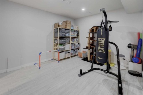 546 Sherwood Boulevard Nw, Calgary, AB - Indoor