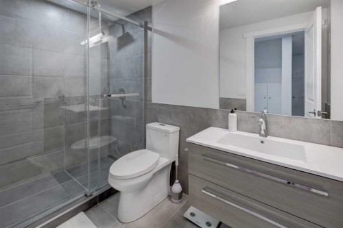 546 Sherwood Boulevard Nw, Calgary, AB - Indoor Photo Showing Bathroom