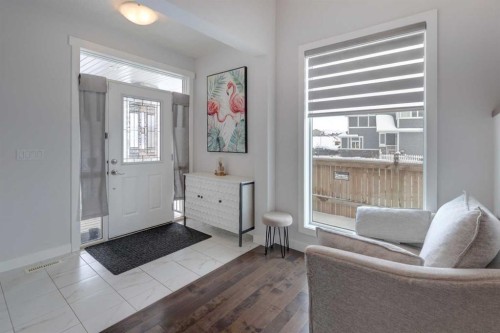 546 Sherwood Boulevard Nw, Calgary, AB - Indoor Photo Showing Other Room