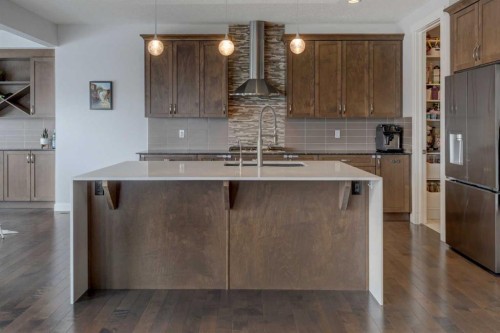 546 Sherwood Boulevard Nw, Calgary, AB - Indoor Photo Showing Kitchen With Stainless Steel Kitchen