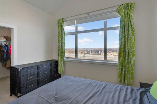 116 Crestridge Common Sw, Calgary, AB - Indoor Photo Showing Bedroom
