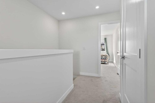 116 Crestridge Common Sw, Calgary, AB - Indoor Photo Showing Other Room