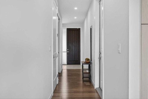 116 Crestridge Common Sw, Calgary, AB - Indoor Photo Showing Other Room