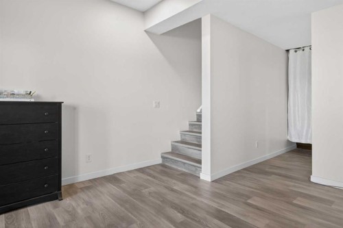 116 Crestridge Common Sw, Calgary, AB - Indoor Photo Showing Other Room