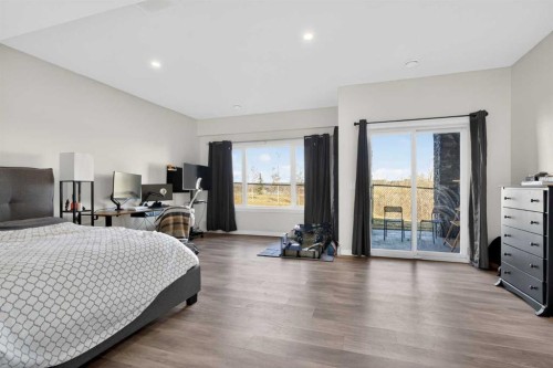 116 Crestridge Common Sw, Calgary, AB - Indoor Photo Showing Bedroom