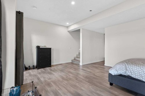 116 Crestridge Common Sw, Calgary, AB - Indoor Photo Showing Bedroom