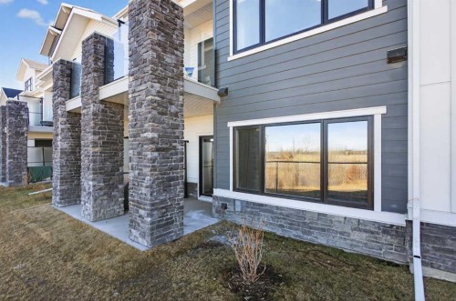116 Crestridge Common Sw, Calgary, AB - Outdoor With Exterior