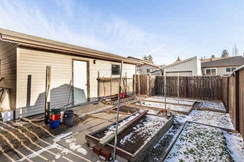 24 Bedford Road Ne, Calgary, AB - Outdoor With Exterior