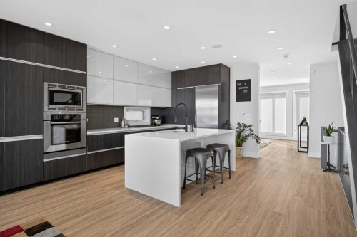 1928 27 Avenue Sw, Calgary, AB - Indoor Photo Showing Kitchen With Upgraded Kitchen