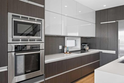 1928 27 Avenue Sw, Calgary, AB - Indoor Photo Showing Kitchen With Upgraded Kitchen