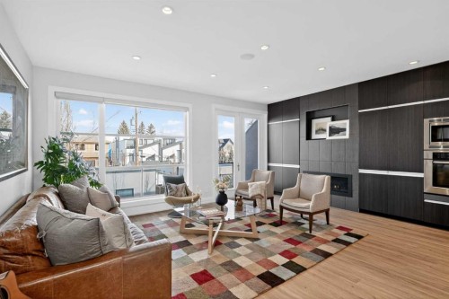 1928 27 Avenue Sw, Calgary, AB - Indoor Photo Showing Living Room