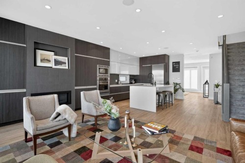 1928 27 Avenue Sw, Calgary, AB - Indoor