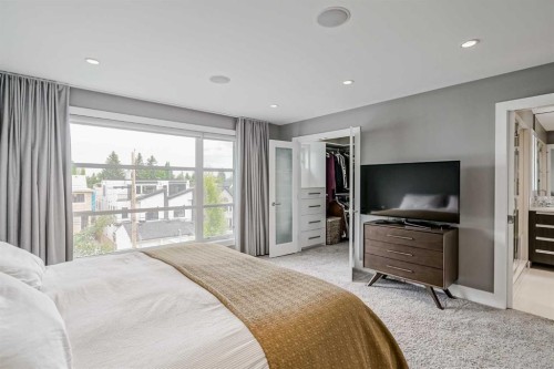 1928 27 Avenue Sw, Calgary, AB - Indoor Photo Showing Bedroom
