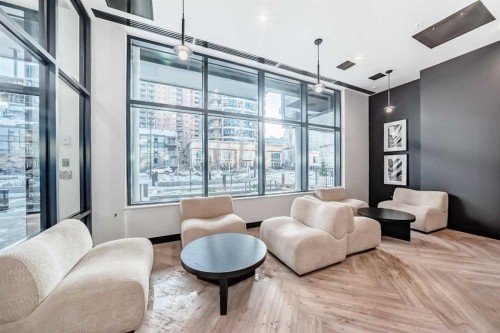 1012-730 2 Avenue Sw, Calgary, AB - Indoor Photo Showing Living Room