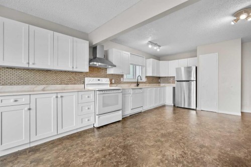 27 Beddington Road Ne, Calgary, AB - Indoor Photo Showing Kitchen