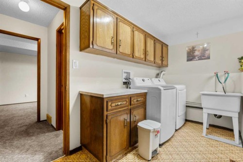 27 Beddington Road Ne, Calgary, AB - Indoor Photo Showing Laundry Room