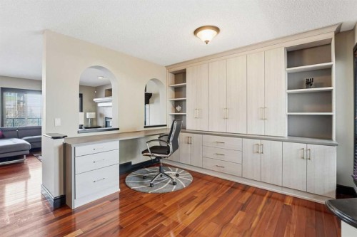 224 Everbrook Way Sw, Calgary, AB - Indoor Photo Showing Other Room