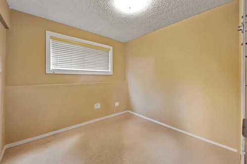 127 Whitehaven Road Ne, Calgary, AB - Indoor Photo Showing Other Room