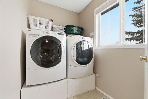 3611 Douglas Ridge Boulevard Se, Calgary, AB - Indoor Photo Showing Laundry Room