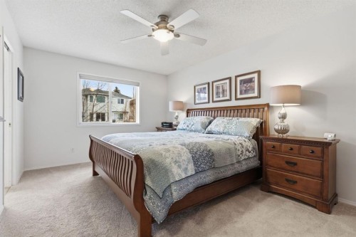3611 Douglas Ridge Boulevard Se, Calgary, AB - Indoor Photo Showing Bedroom