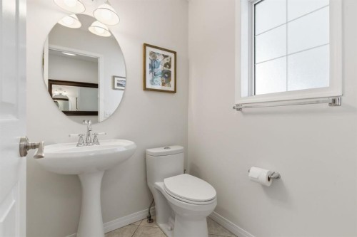 3611 Douglas Ridge Boulevard Se, Calgary, AB - Indoor Photo Showing Bathroom