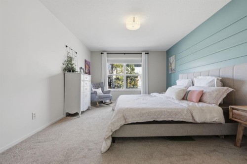 112 Evanston View Nw, Calgary, AB - Indoor Photo Showing Bedroom