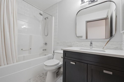 112 Evanston View Nw, Calgary, AB - Indoor Photo Showing Bathroom