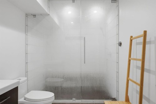 112 Evanston View Nw, Calgary, AB - Indoor Photo Showing Bathroom