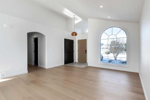 58 Edgevalley Close Nw, Calgary, AB - Indoor Photo Showing Other Room