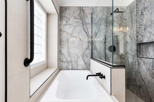 58 Edgevalley Close Nw, Calgary, AB - Indoor Photo Showing Bathroom