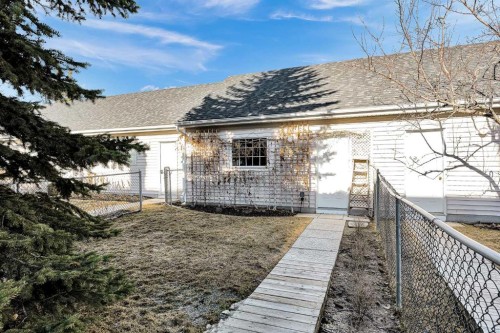 60 Inverness Square Se, Calgary, AB - Outdoor