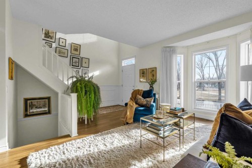 60 Inverness Square Se, Calgary, AB - Indoor