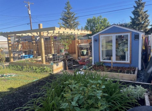 218 8 Avenue NE Sundre, AB T0M 1X0