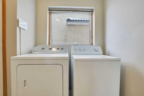50 Hampstead Gardens Nw, Calgary, AB - Indoor Photo Showing Laundry Room