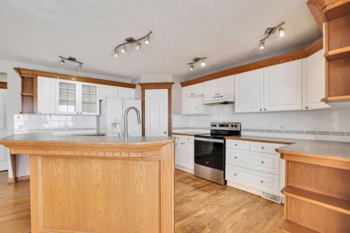 50 Hampstead Gardens Nw, Calgary, AB - Indoor Photo Showing Kitchen