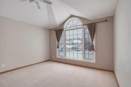 50 Hampstead Gardens Nw, Calgary, AB - Indoor Photo Showing Other Room