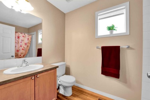 320 Evermeadow Road Sw, Calgary, AB - Indoor Photo Showing Bathroom
