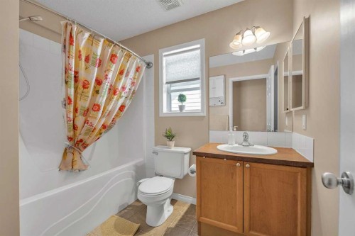 320 Evermeadow Road Sw, Calgary, AB - Indoor Photo Showing Bathroom