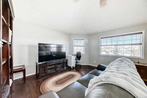 377 Cimarron Boulevard, Okotoks, AB - Indoor Photo Showing Living Room
