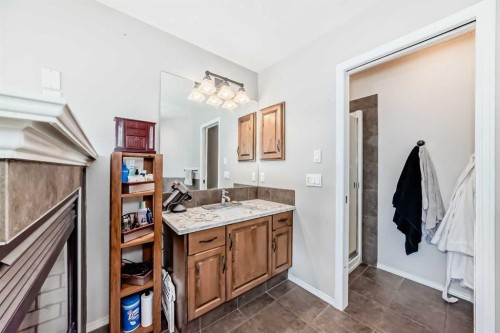 377 Cimarron Boulevard, Okotoks, AB - Indoor Photo Showing Bathroom