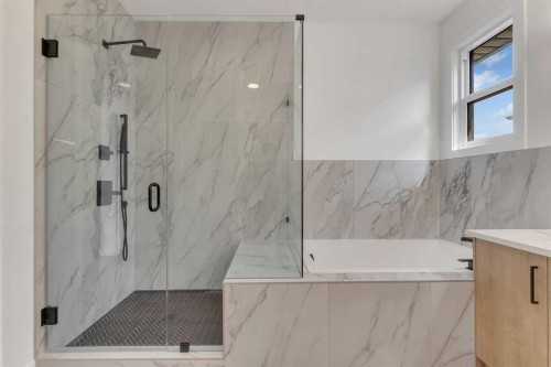 194 Muirfield Boulevard, Lyalta, AB - Indoor Photo Showing Bathroom