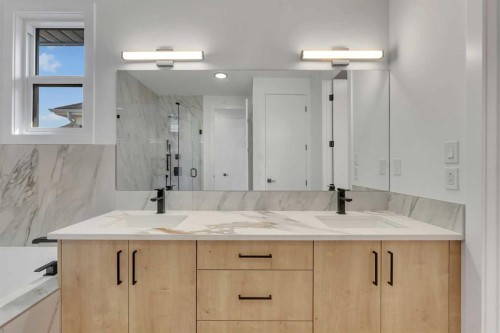 194 Muirfield Boulevard, Lyalta, AB - Indoor Photo Showing Bathroom