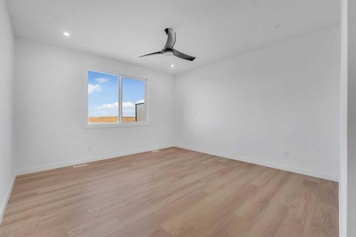 194 Muirfield Boulevard, Lyalta, AB - Indoor Photo Showing Other Room