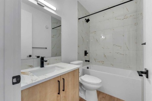 194 Muirfield Boulevard, Lyalta, AB - Indoor Photo Showing Bathroom