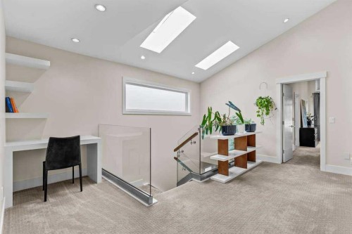 4128 7 Avenue Sw, Calgary, AB - Indoor Photo Showing Other Room