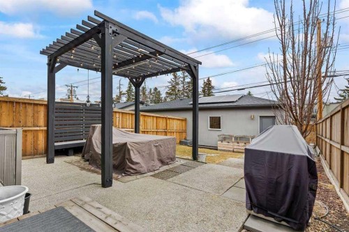 4128 7 Avenue Sw, Calgary, AB - Outdoor With Exterior